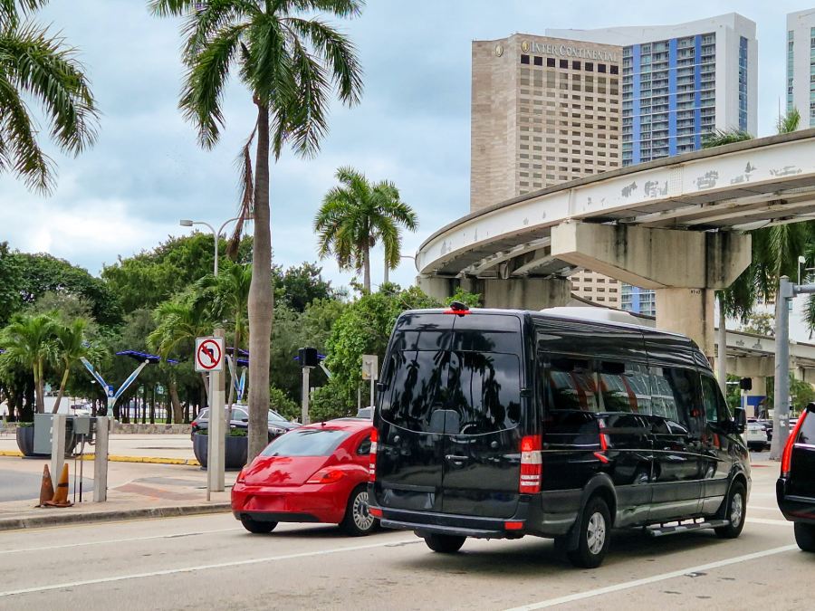 Shuttle to port of Miami cruise terminals