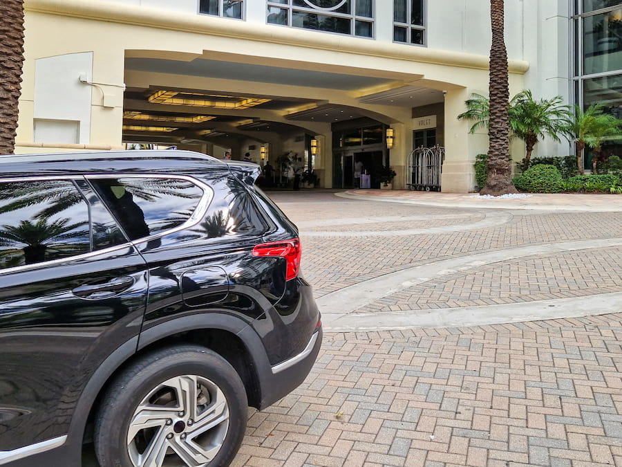 Hotel cruise parking in Miami