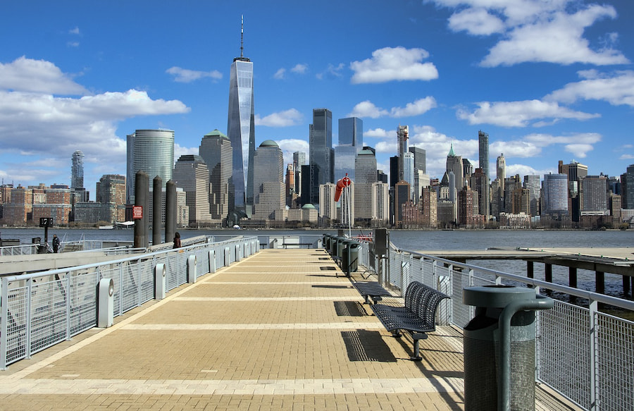 Paulus Hook Pier in Jersey City, view of skyline Lower Manhattan